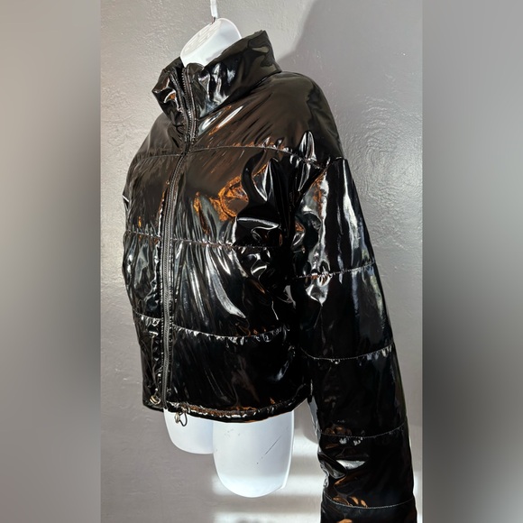 DAISEY Black Patent Bomber Cropped Puffer Jacket Size 1XL - Picture 3 of 16